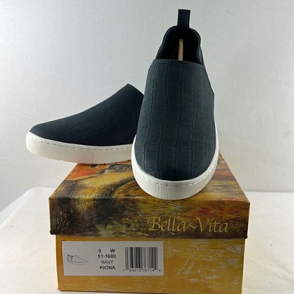 Bella Vita Kiona Shootie's Navy Croco size 9 W - Picture 1 of 7